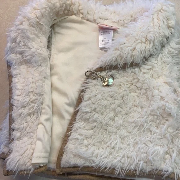 Little Lass Vest - Picture 8 of 9